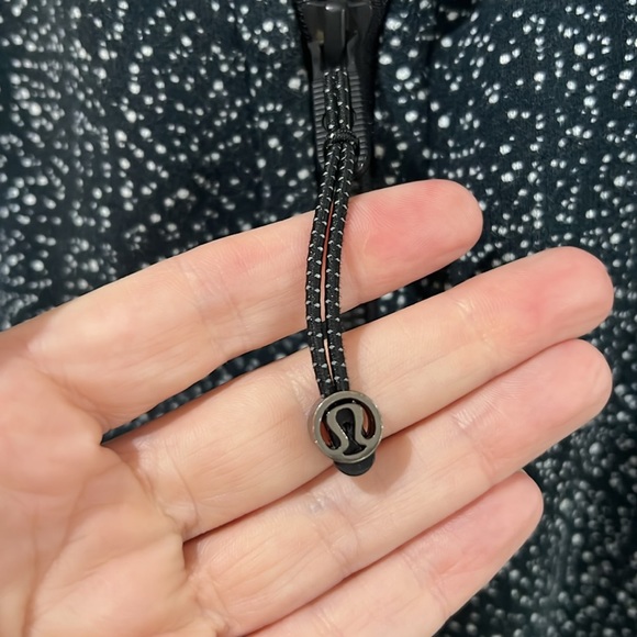 Lululemon original Scuba Hoodie 6 worn once - Picture 4 of 5